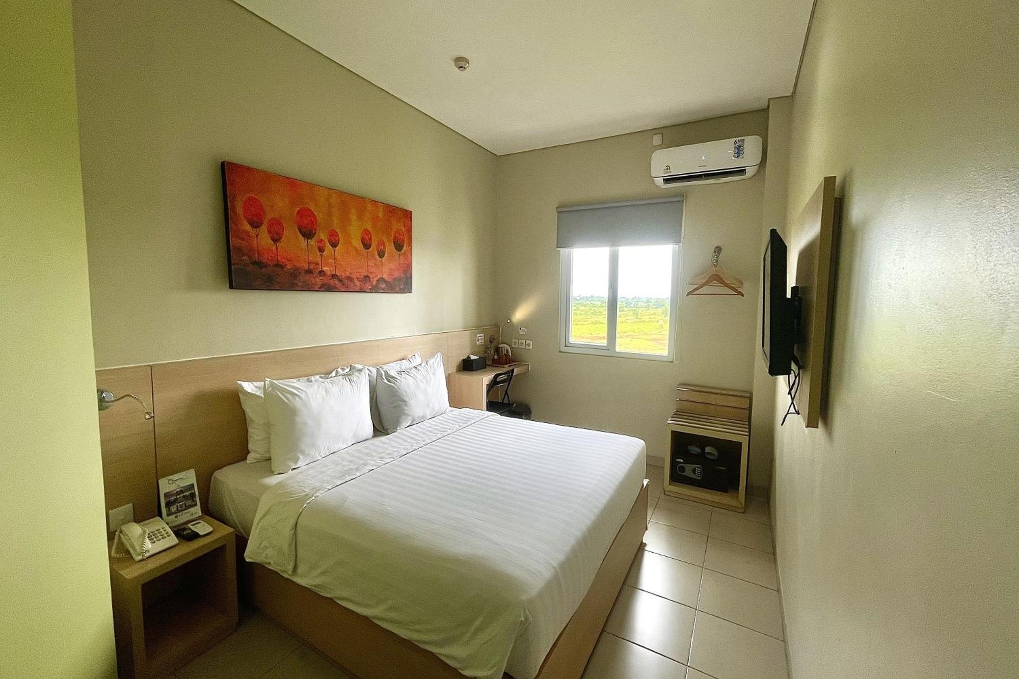 Lemo Hotel Serpong Tangerang Buitenkant foto