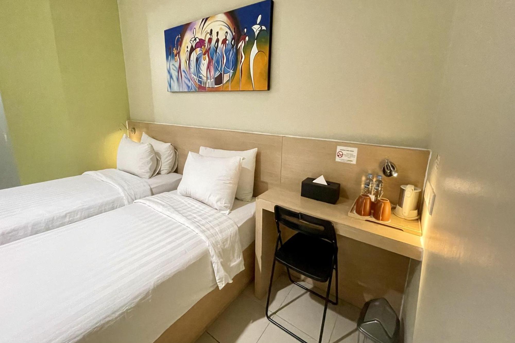 Lemo Hotel Serpong Tangerang Buitenkant foto