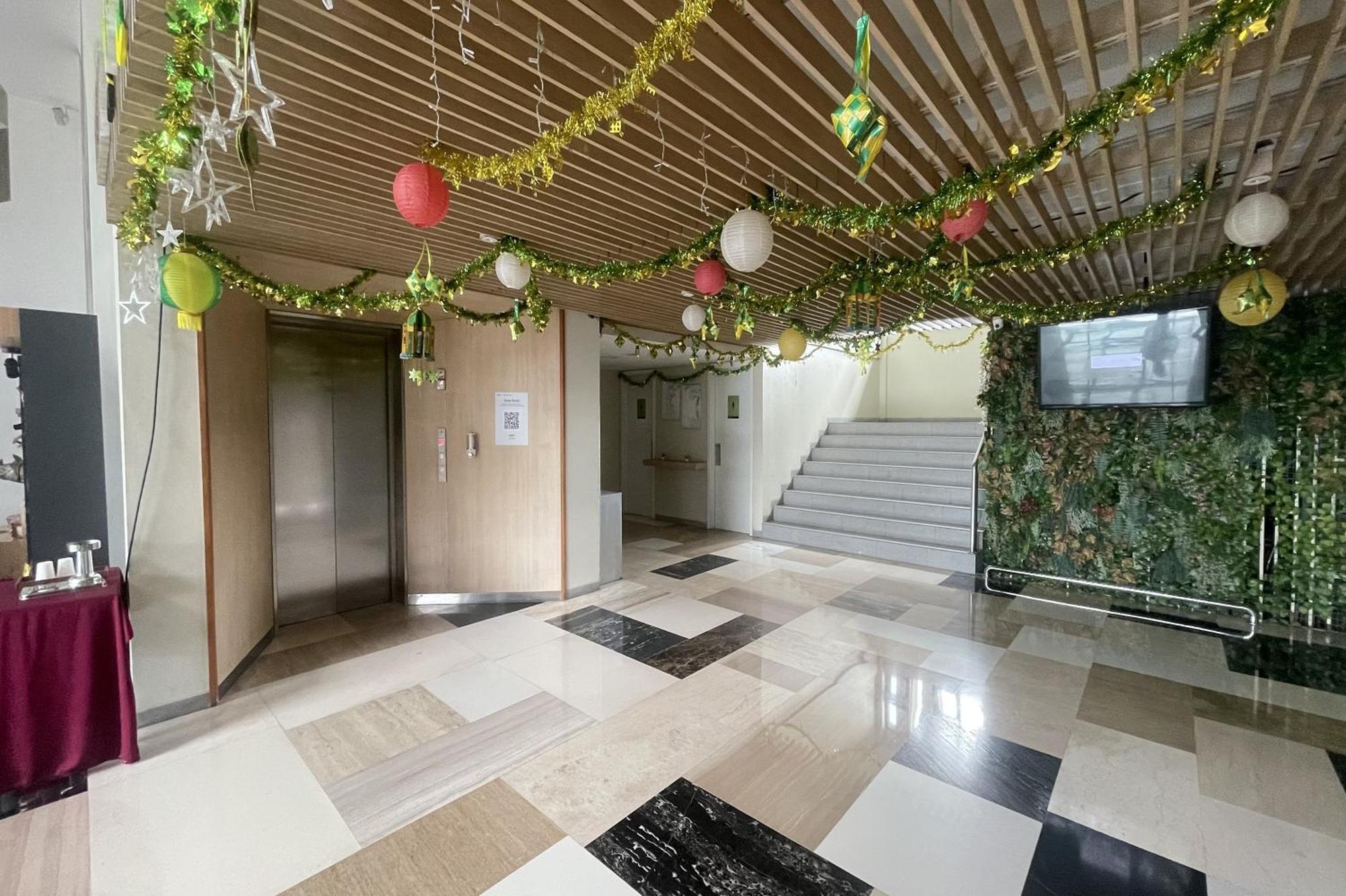 Lemo Hotel Serpong Tangerang Buitenkant foto