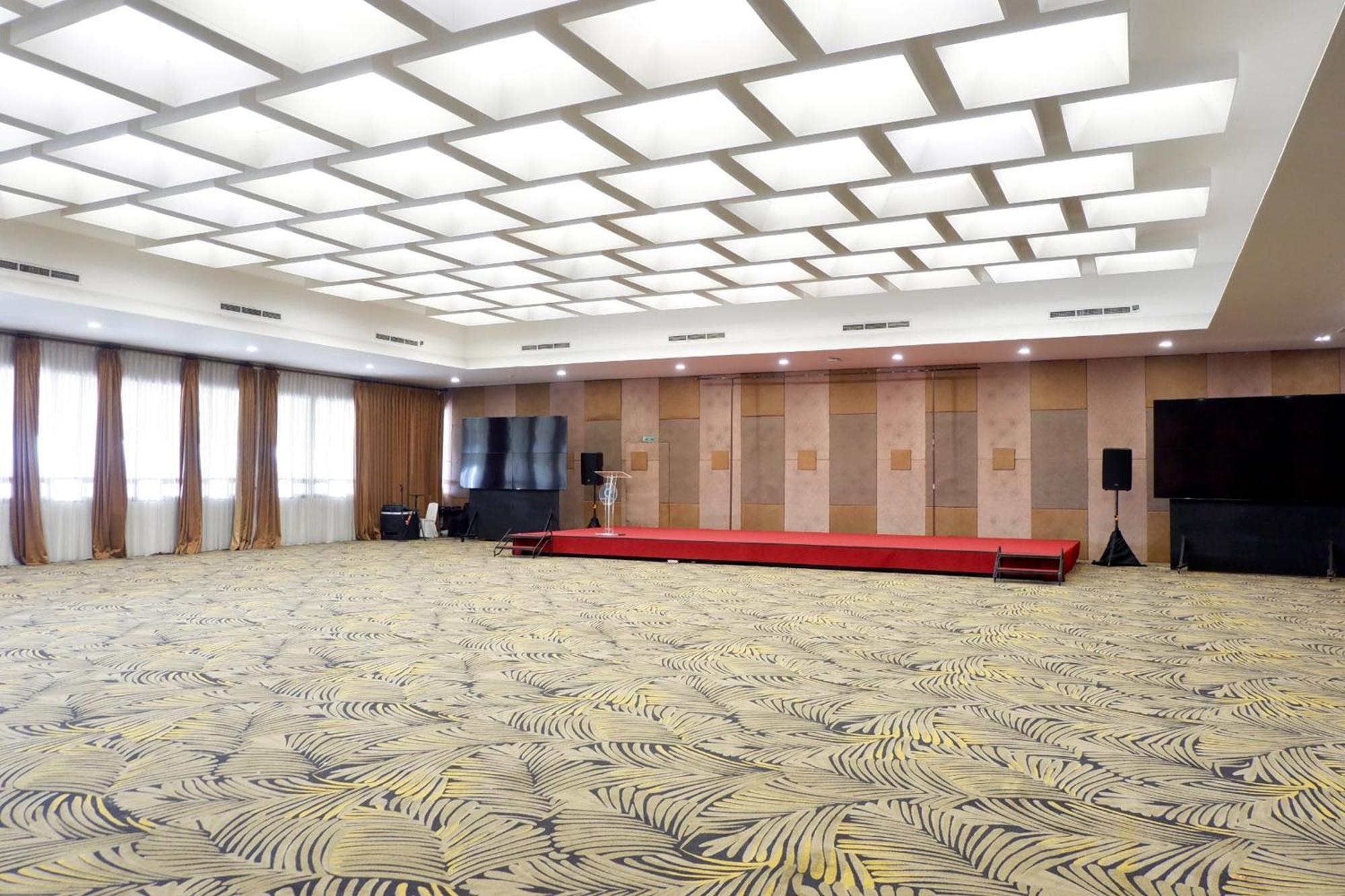 Lemo Hotel Serpong Tangerang Buitenkant foto
