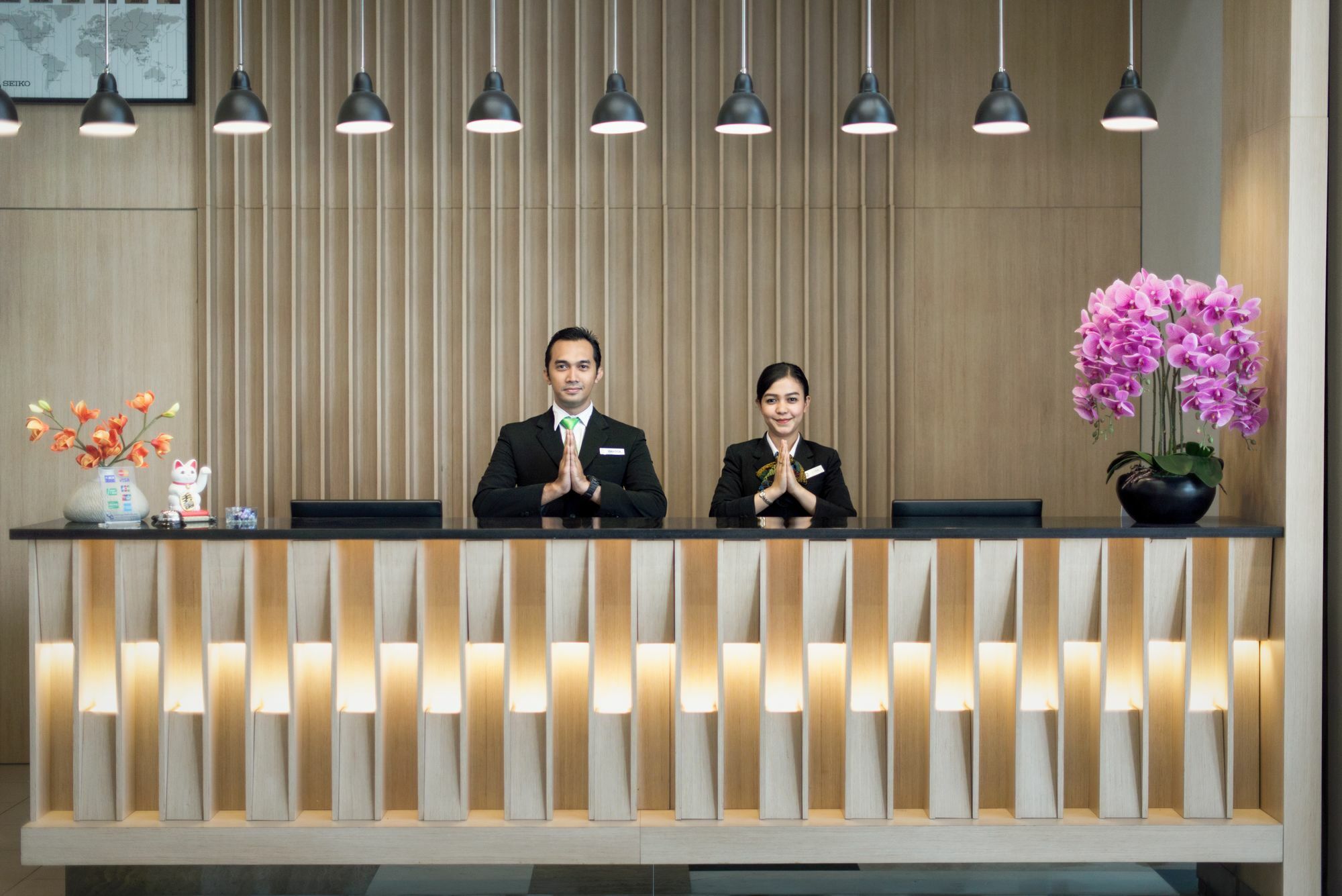 Lemo Hotel Serpong Tangerang Buitenkant foto